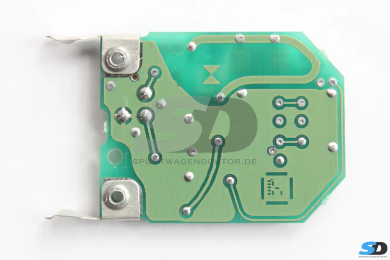 Bild vergrößern - Ferrari Funksender Platinenrückseite nach Reparatur