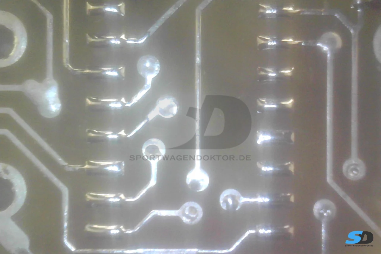 Bild vergrößern - Detail Platine Porsche 964 Funksender