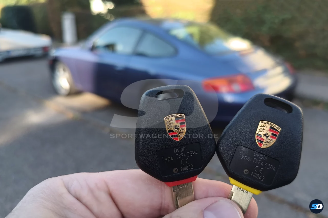 Bild vergrößern - die beiden neuen 433.92 MHz Funkschlüssel für den Porsche 996.