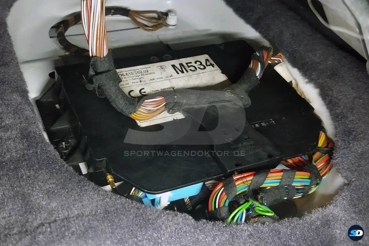Bild vergrößern - Porsche 996 – Reparatur Sitzmemory