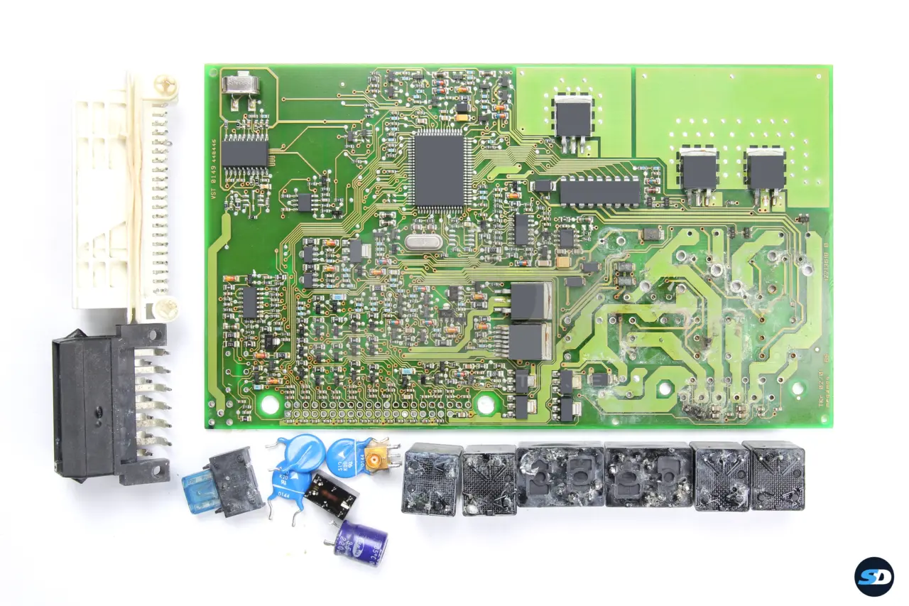 Bild vergrößern - Porsche 996 – Prüfung Alarmsteuergerät M534